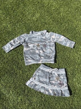 Kids Green Gray Camo Star Set - Long Sleeve Cold Shoulder Top & Skirt
